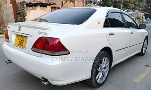 Toyota Crown 2006 White