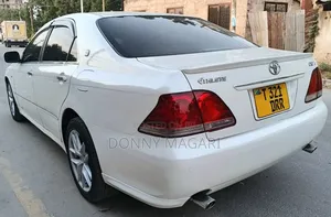 Toyota Crown 2006 White