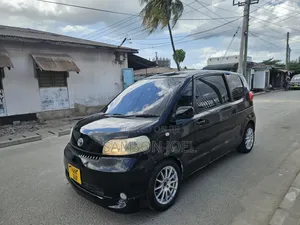 Toyota Porte 2005 Black