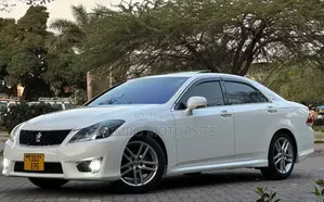 Toyota Crown 2011 White