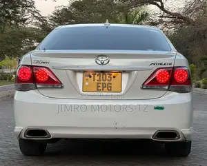 Toyota Crown 2011 White