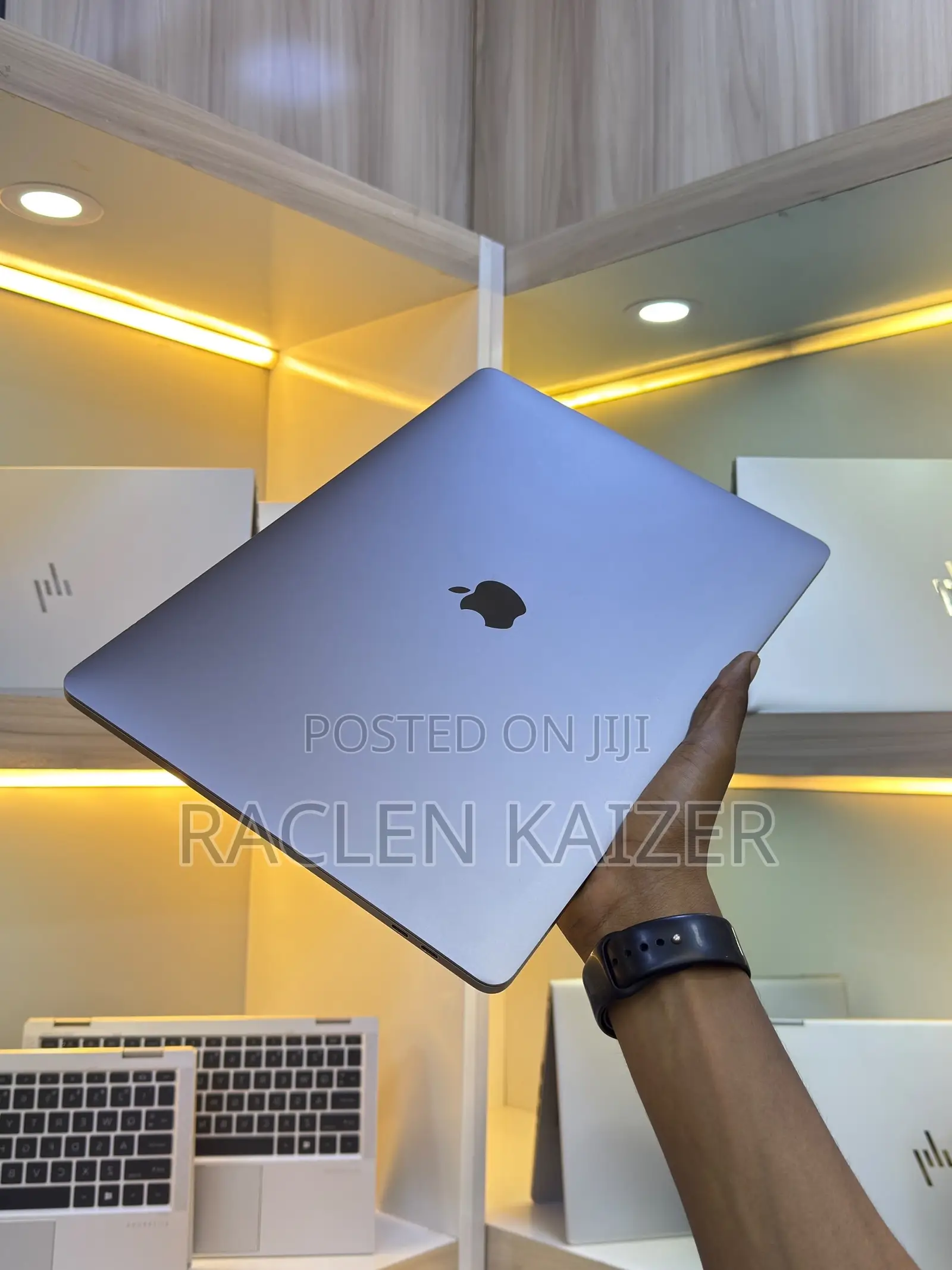 New Laptop Apple MacBook Pro 2017 16GB Intel Core i7 SSD 512GB