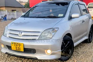 Toyota IST 2005 Silver