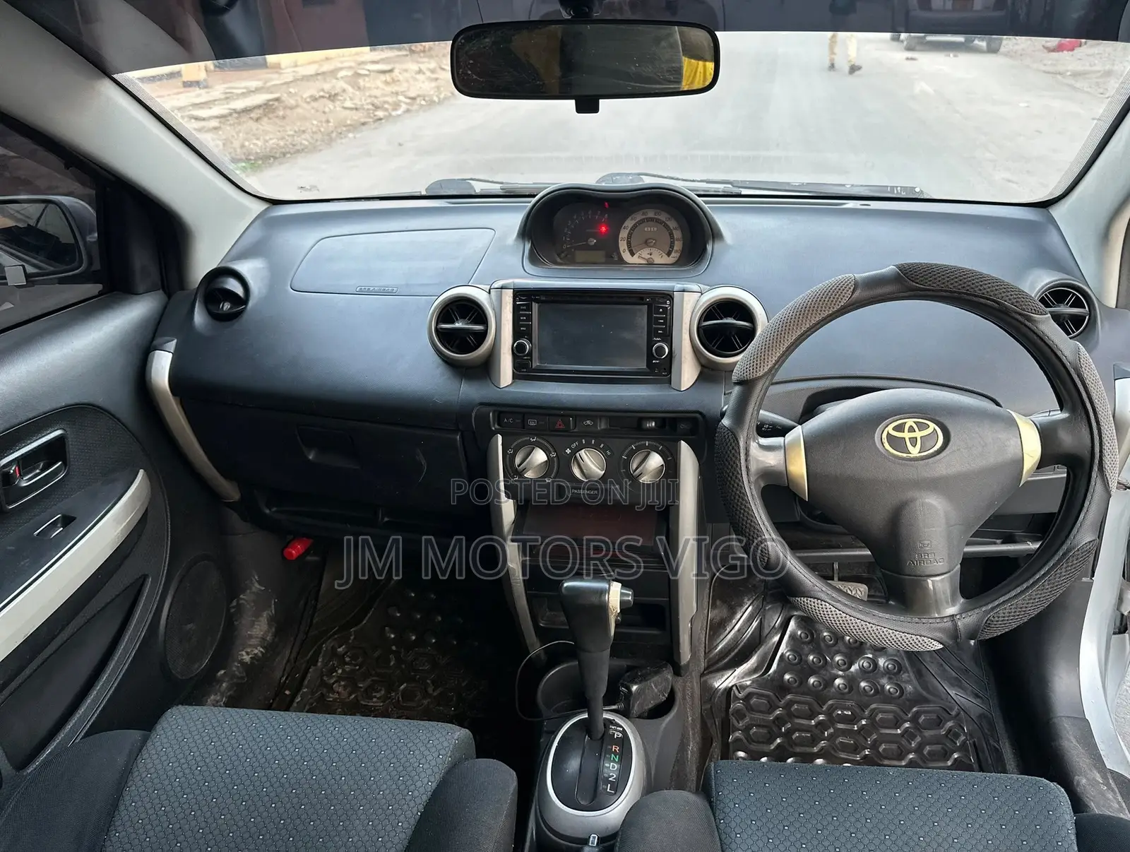 Toyota IST 2004 Silver