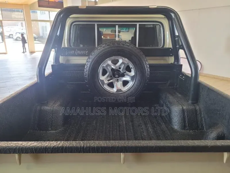 Toyota Land Cruiser 2018 Beige