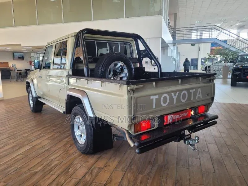 Toyota Land Cruiser 2018 Beige