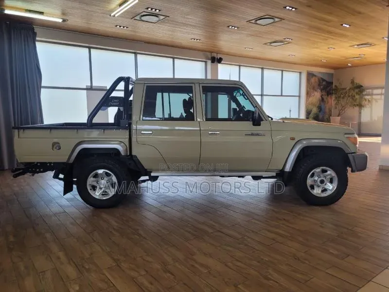 Toyota Land Cruiser 2018 Beige