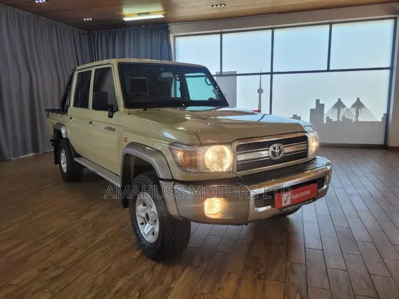 Toyota Land Cruiser 2018 Beige