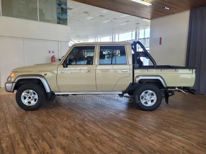 Toyota Land Cruiser 2018 Beige
