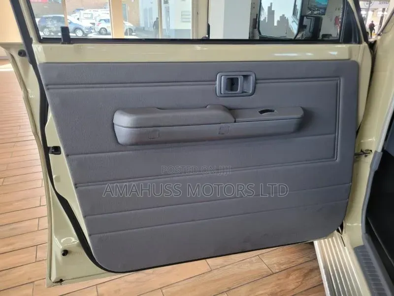 Toyota Land Cruiser 2018 Beige