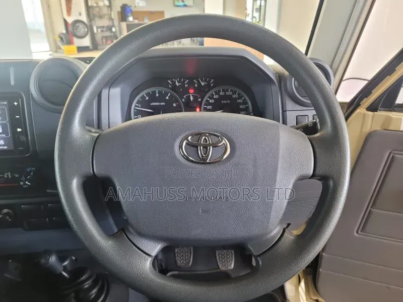 Toyota Land Cruiser 2018 Beige