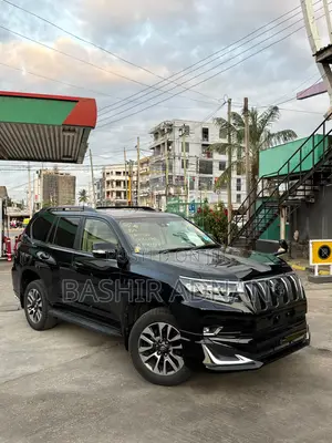Toyota Land Cruiser Prado 2.7 2022 Black