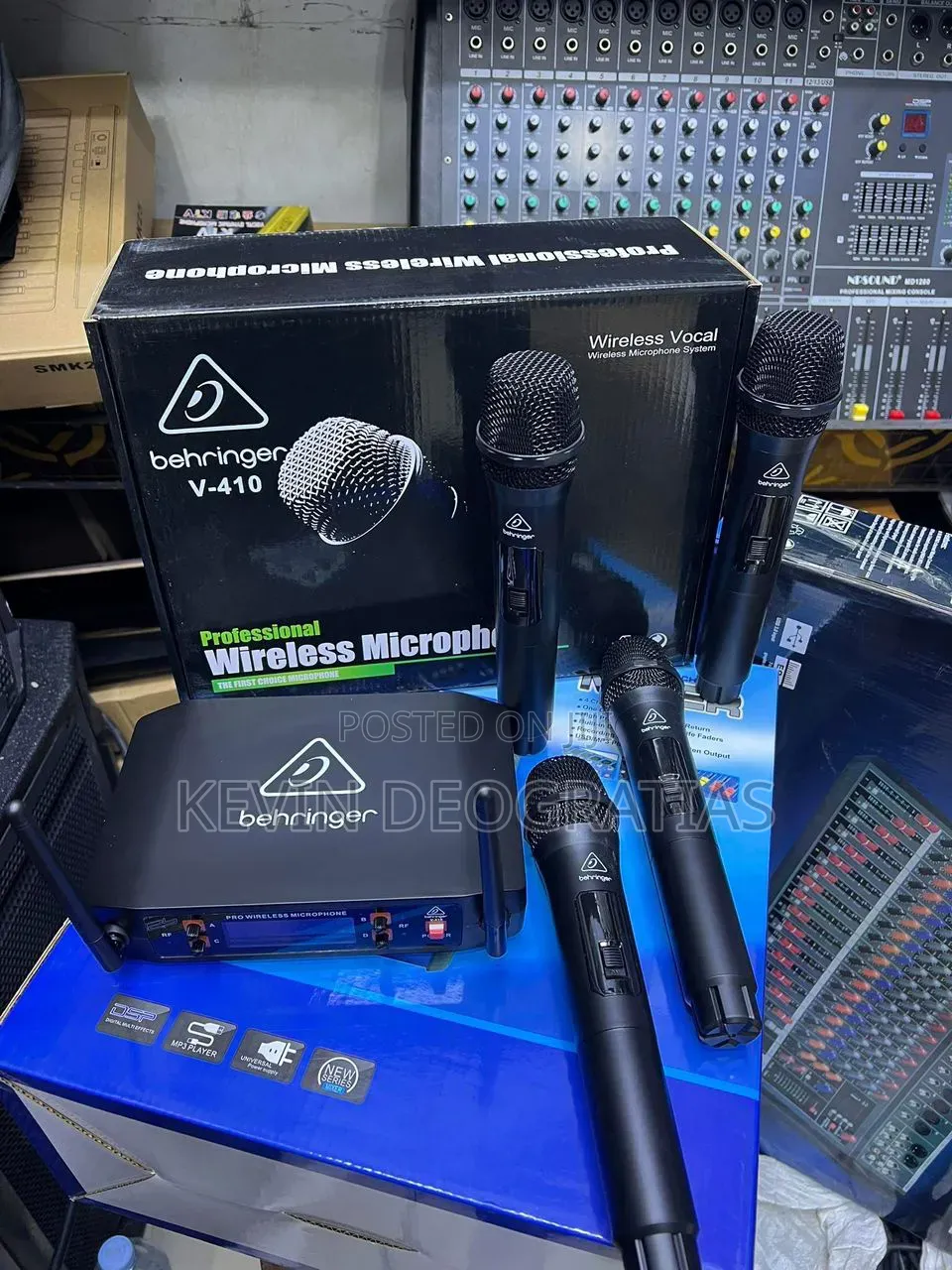 Behringer Wireless Mic 4 Set