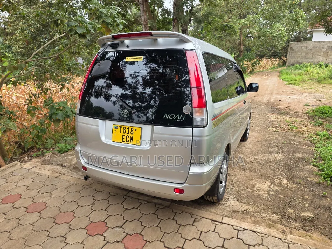 Toyota Noah 2001 Silver