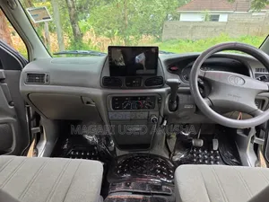 Toyota Noah 2001 Silver