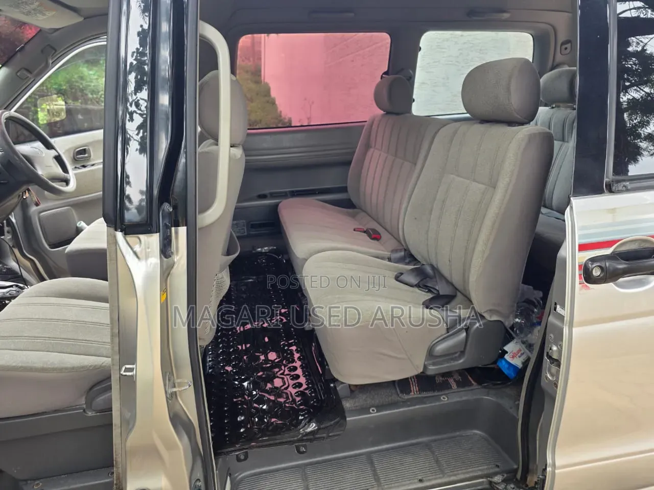 Toyota Noah 2001 Silver