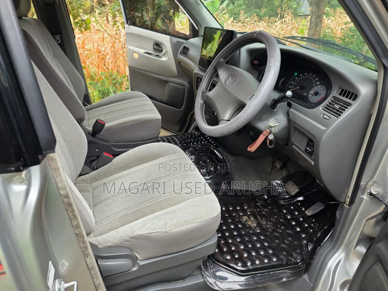 Toyota Noah 2001 Silver