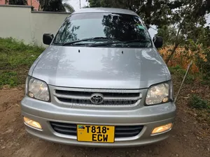 Toyota Noah 2001 Silver