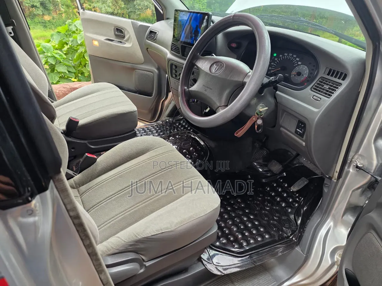 Toyota Noah 2001 Silver