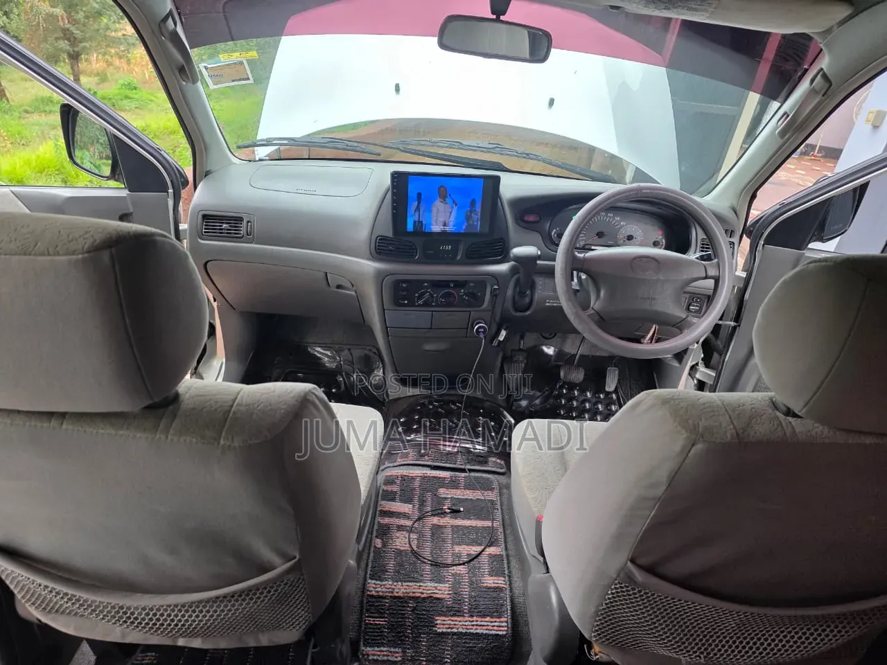 Toyota Noah 2001 Silver