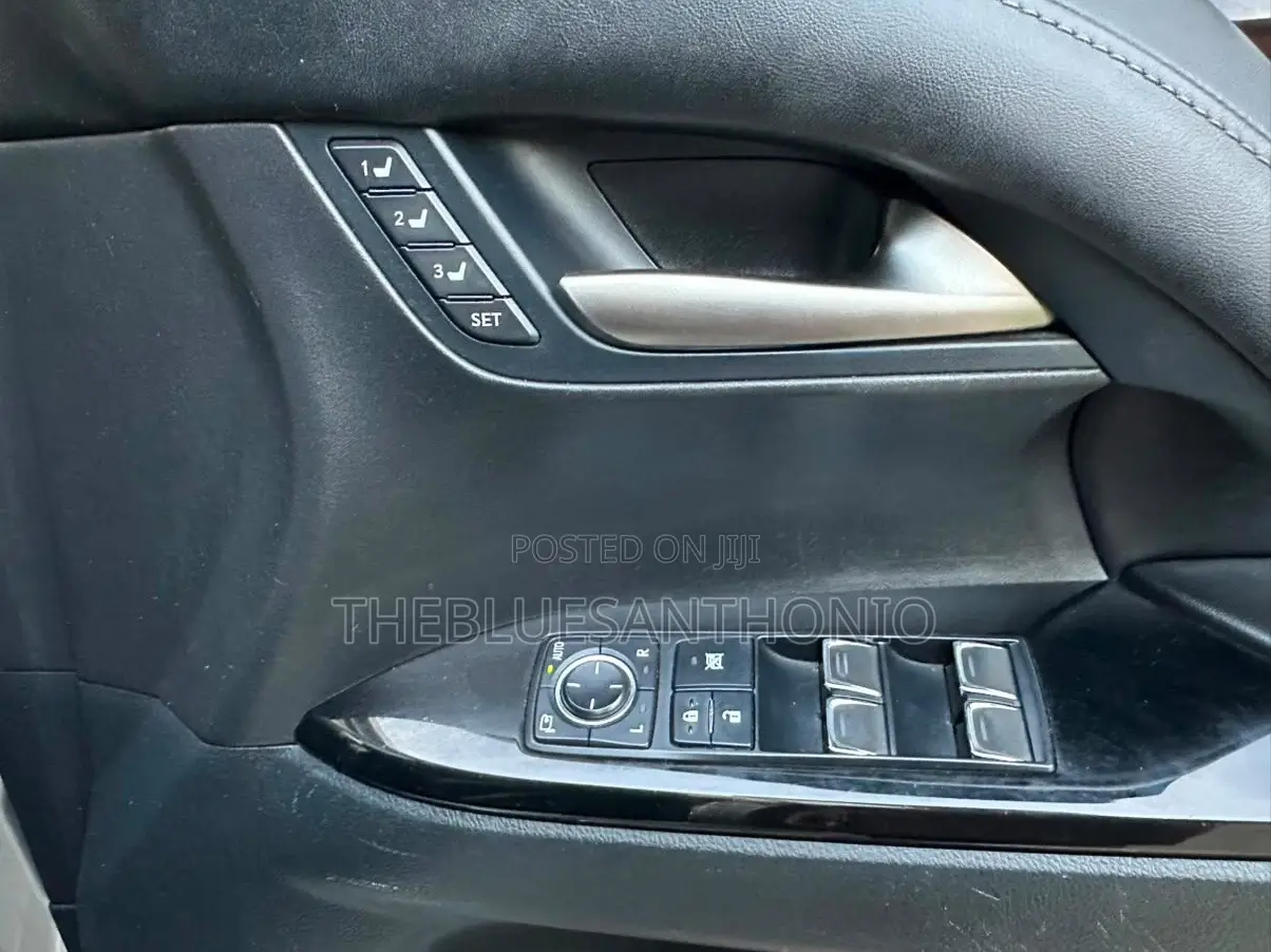 Lexus LX 2022 Gray
