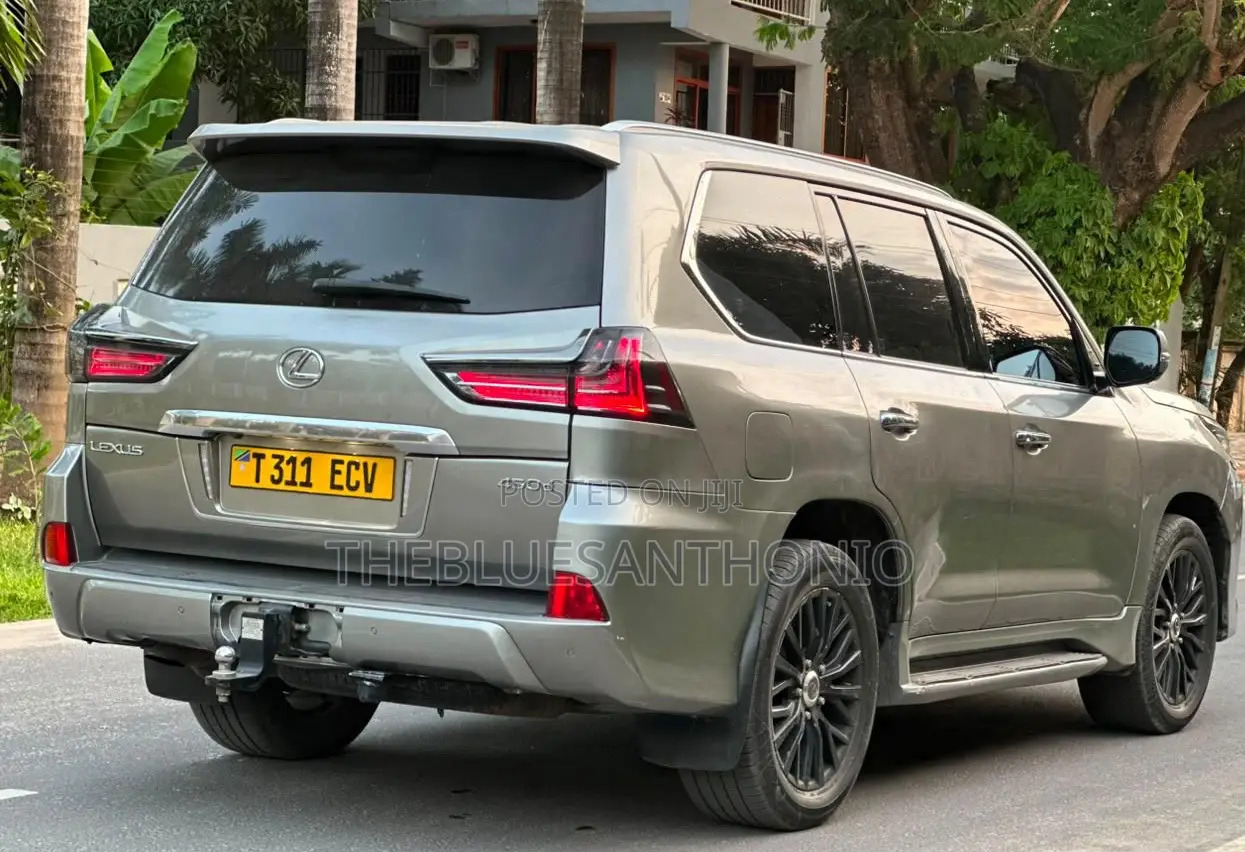 Lexus LX 2022 Gray