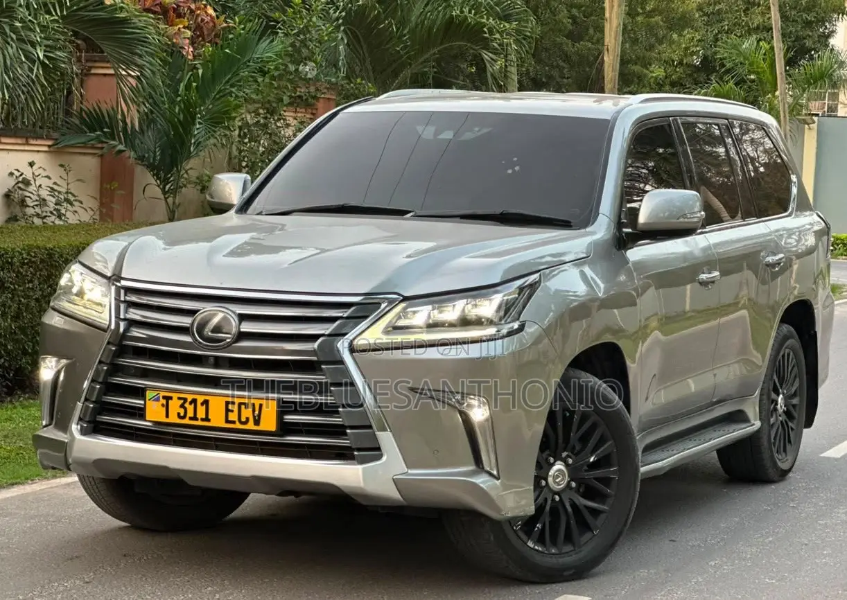 Lexus LX 2022 Gray
