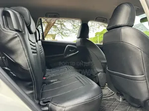 Toyota Vanguard 2012 White