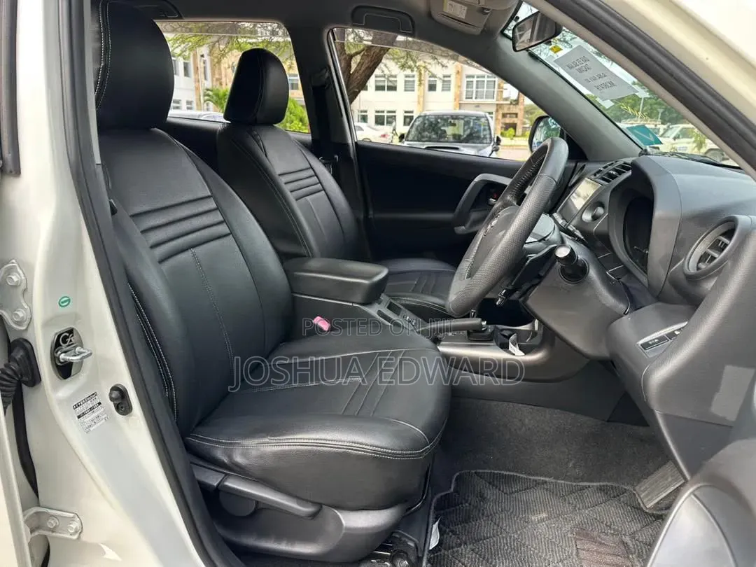 Toyota Vanguard 2012 White