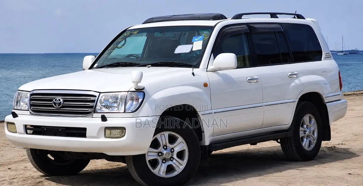 Toyota Land Cruiser HDJ 100 2004 White