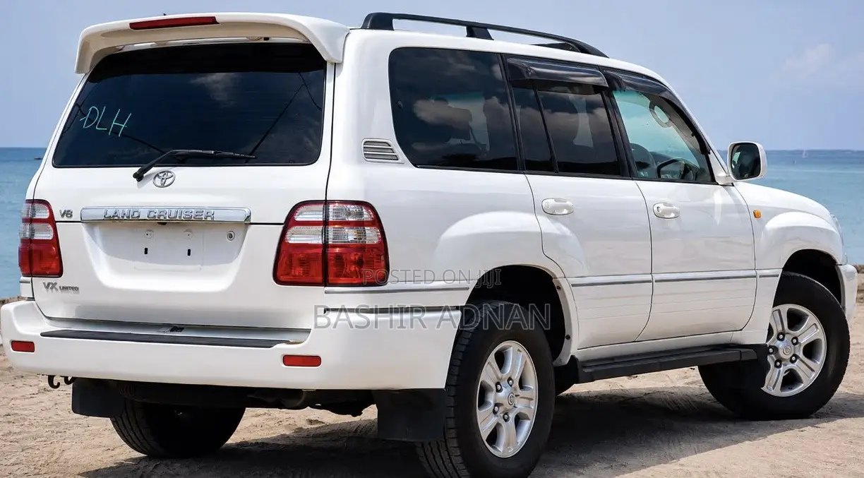 Toyota Land Cruiser HDJ 100 2004 White
