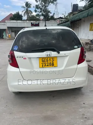 Honda Fit 2012 Pearl