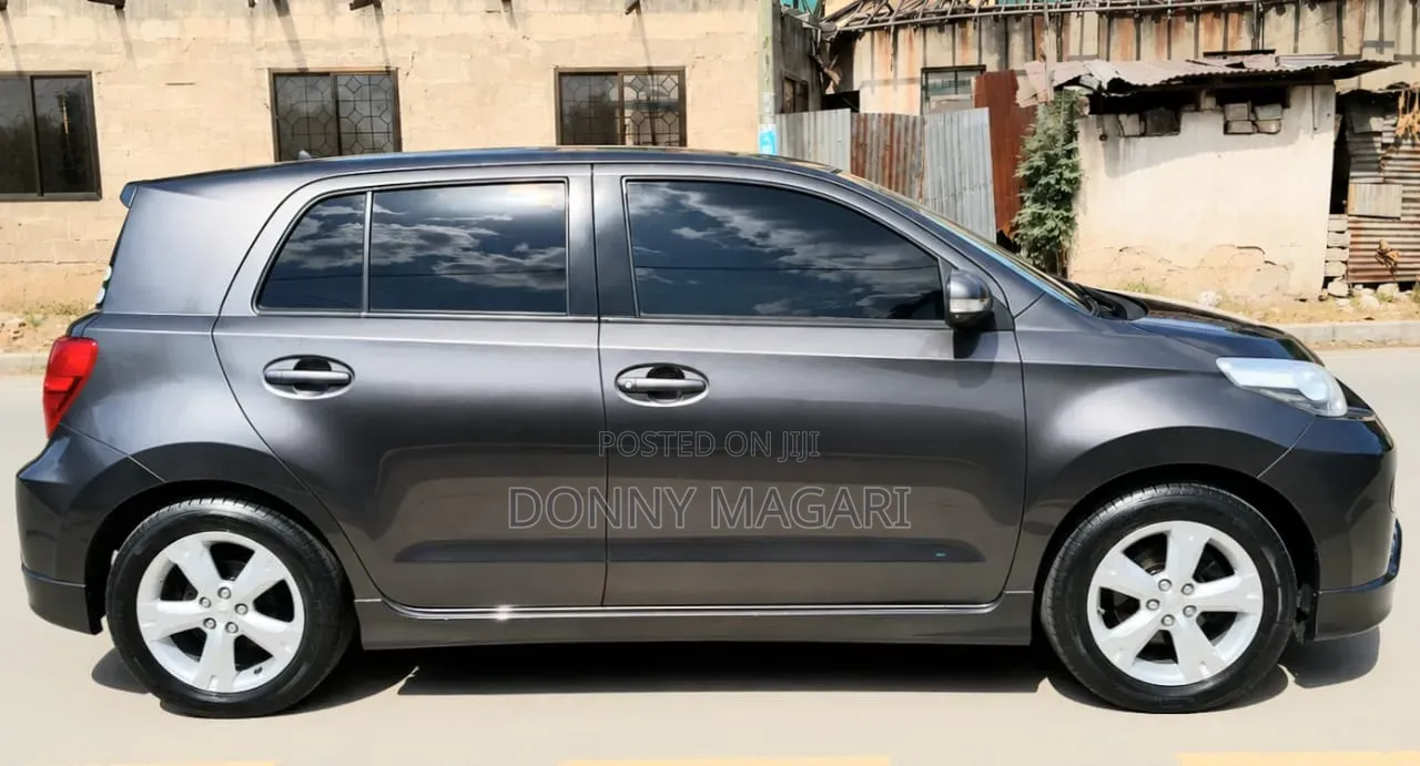 Toyota IST 2007 Gray