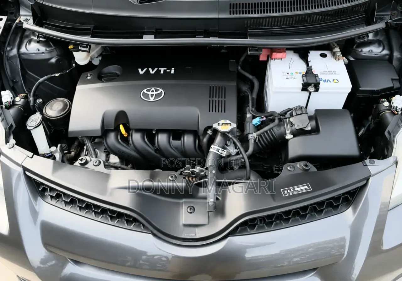 Toyota IST 2007 Gray