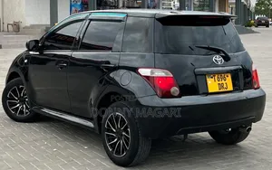 Toyota IST 2004 Black