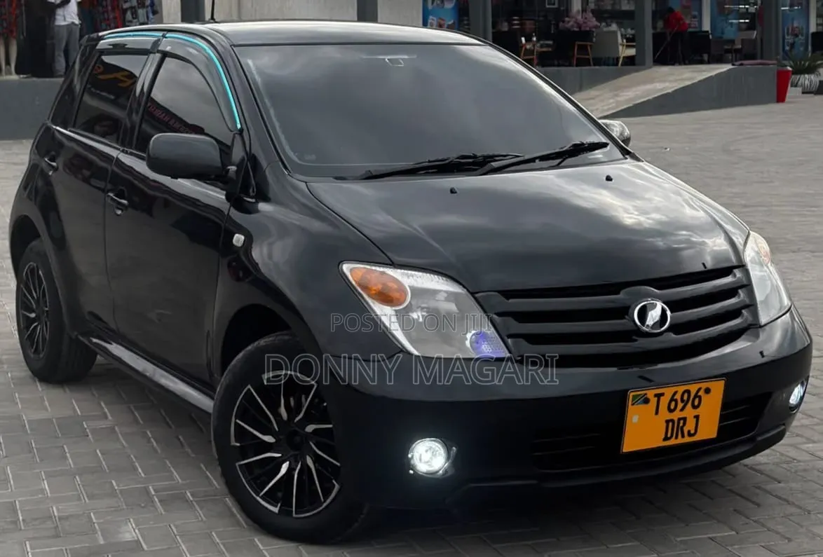 Toyota IST 2004 Black