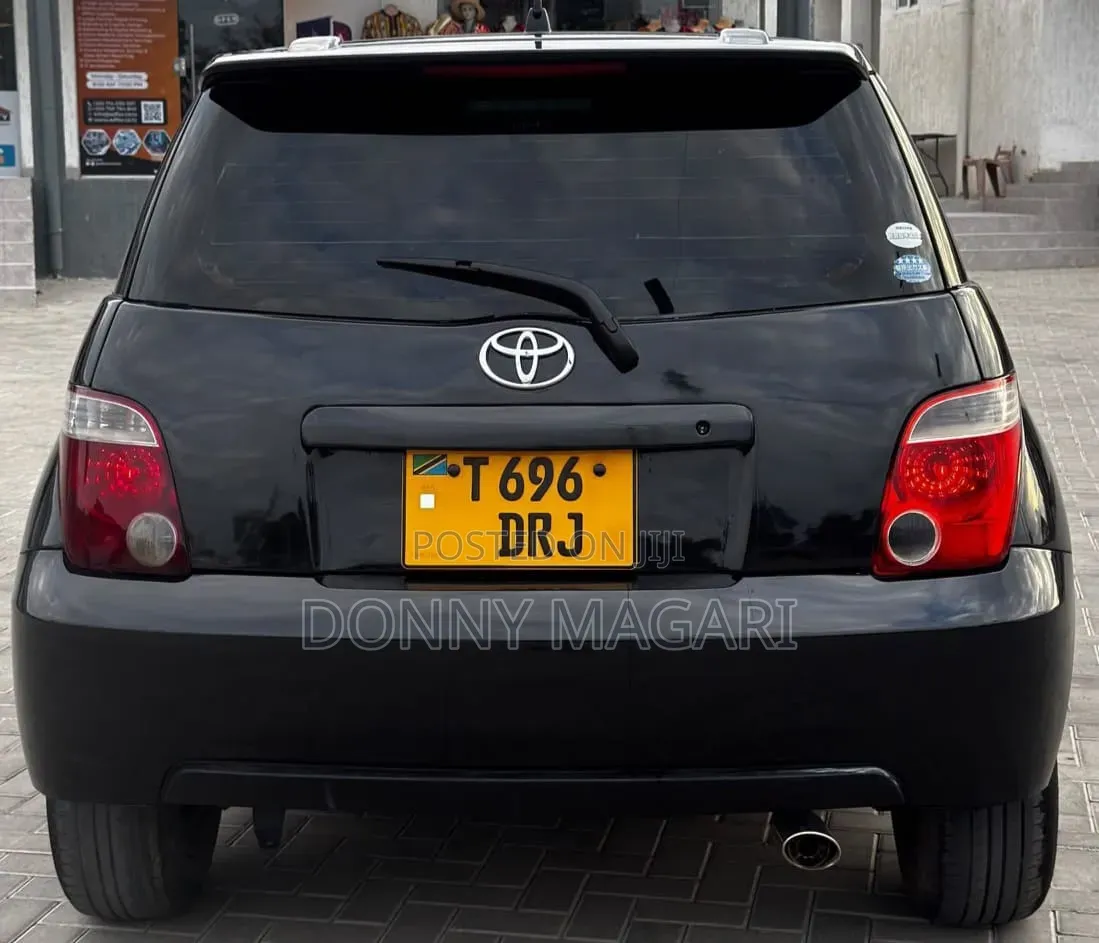 Toyota IST 2004 Black