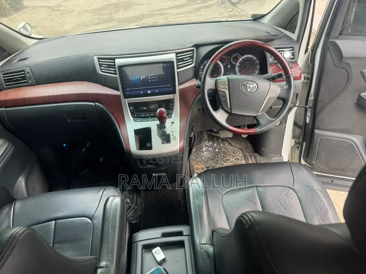 Toyota Vellfire 2008 White