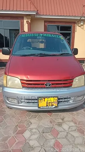 Toyota Noah 2001 Red