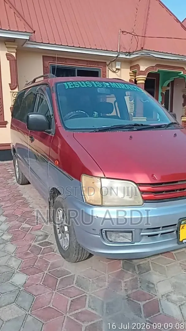 Toyota Noah 2001 Red