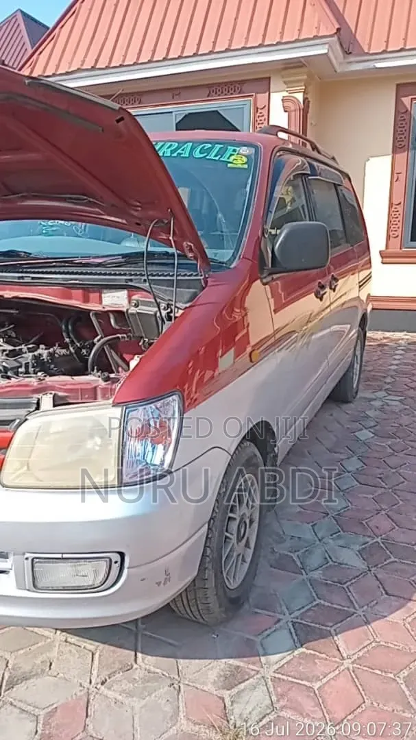Toyota Noah 2001 Red