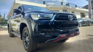 New Toyota Hilux 2026 Black