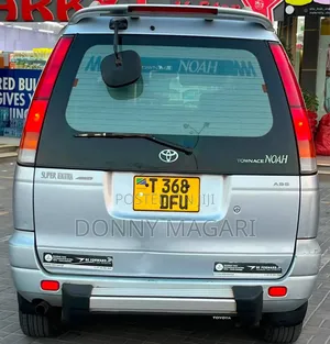 Toyota Noah 2001 Silver