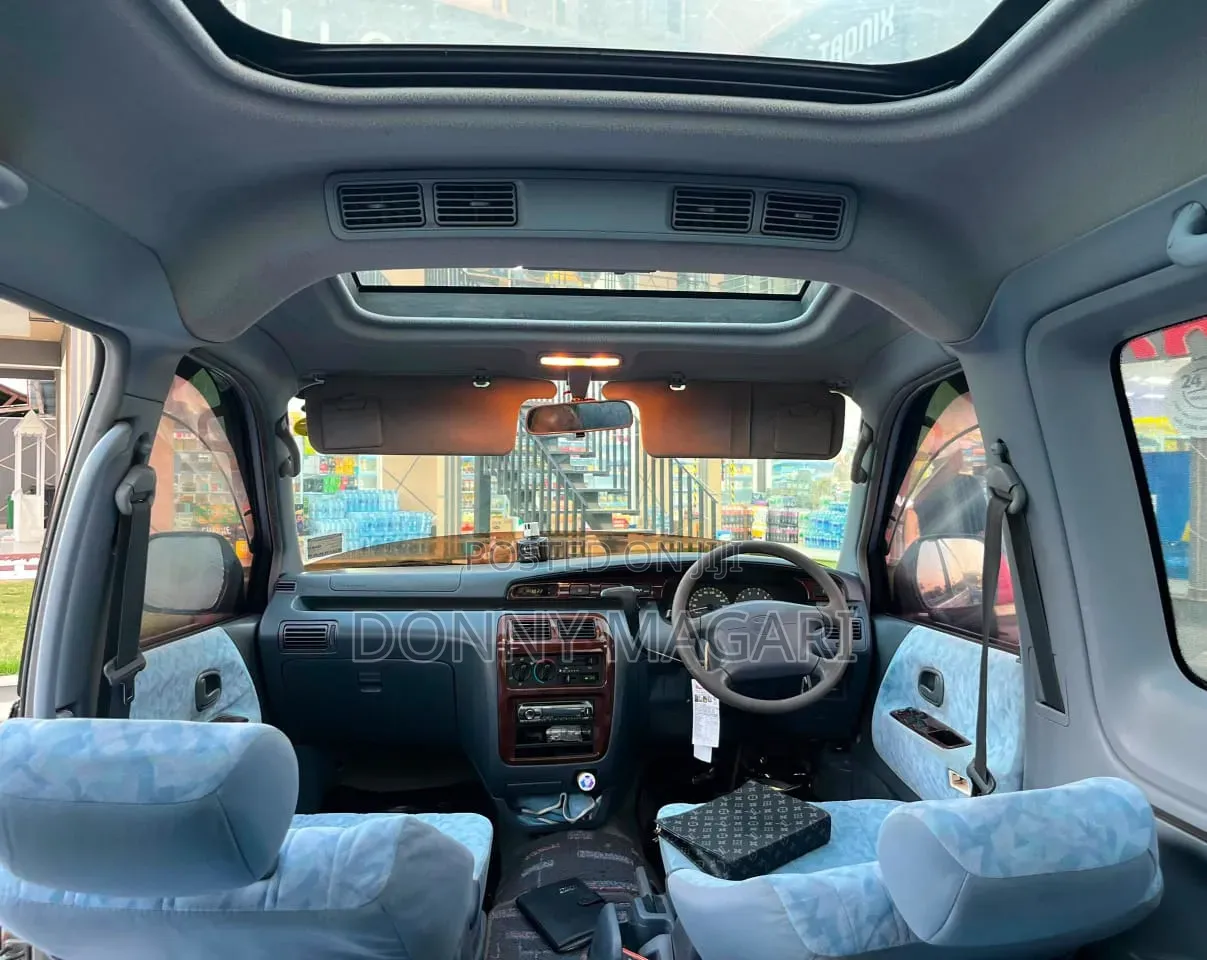 Toyota Noah 2001 Silver