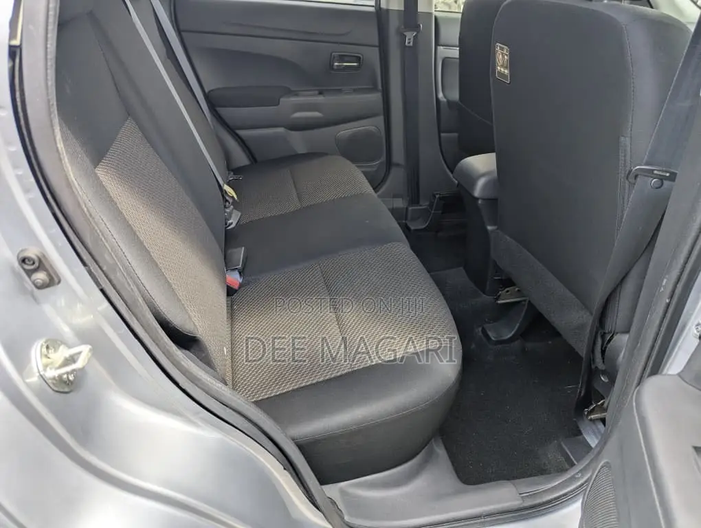 Mitsubishi RVR 2013 Silver