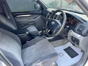 Toyota Land Cruiser Prado 2004 Silver
