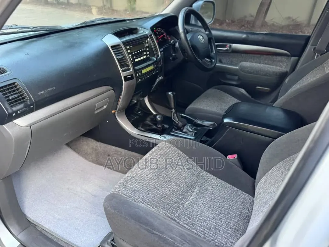 Toyota Land Cruiser Prado 2004 Silver