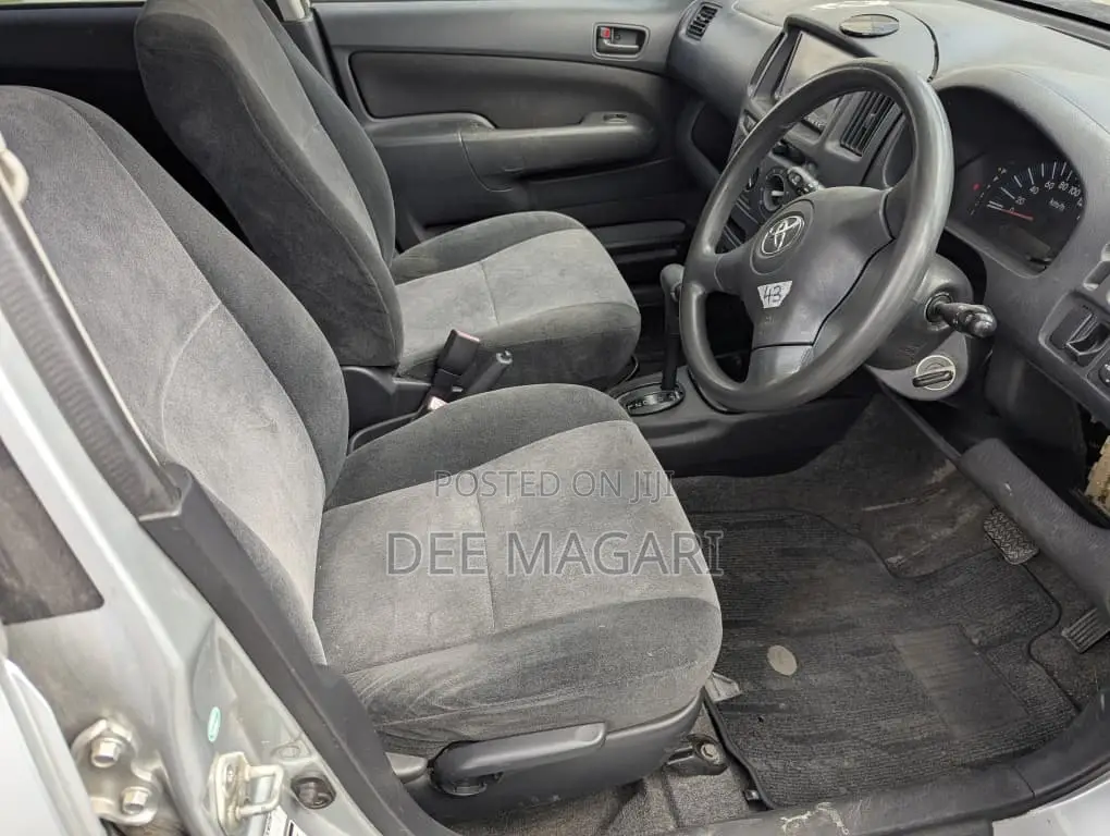 Toyota Probox 2004 Silver