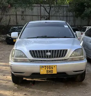 Toyota Harrier 2002 Silver