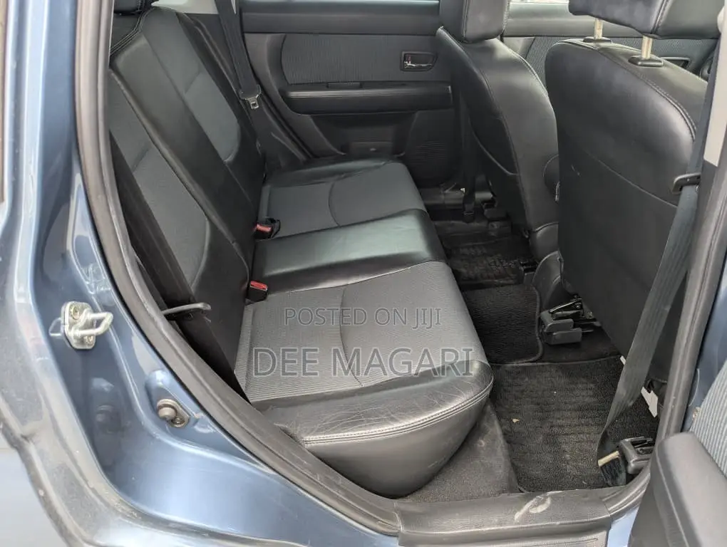 Mazda Verisa 2004 Blue